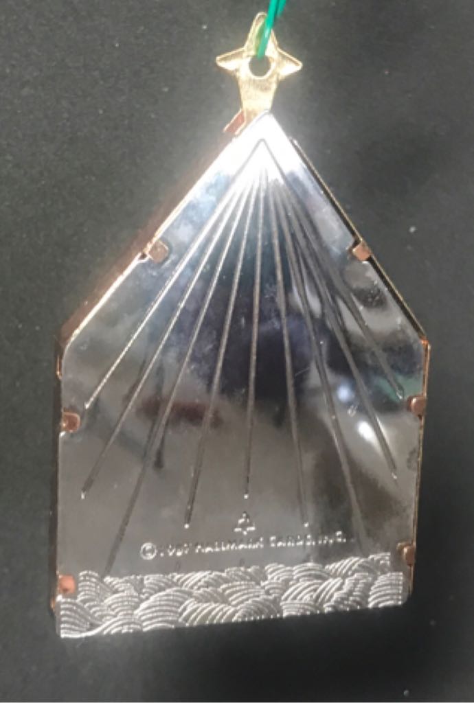 Minature Crèche Metal  - Minature Crèche (Nativity) ornament collectible - Main Image 2