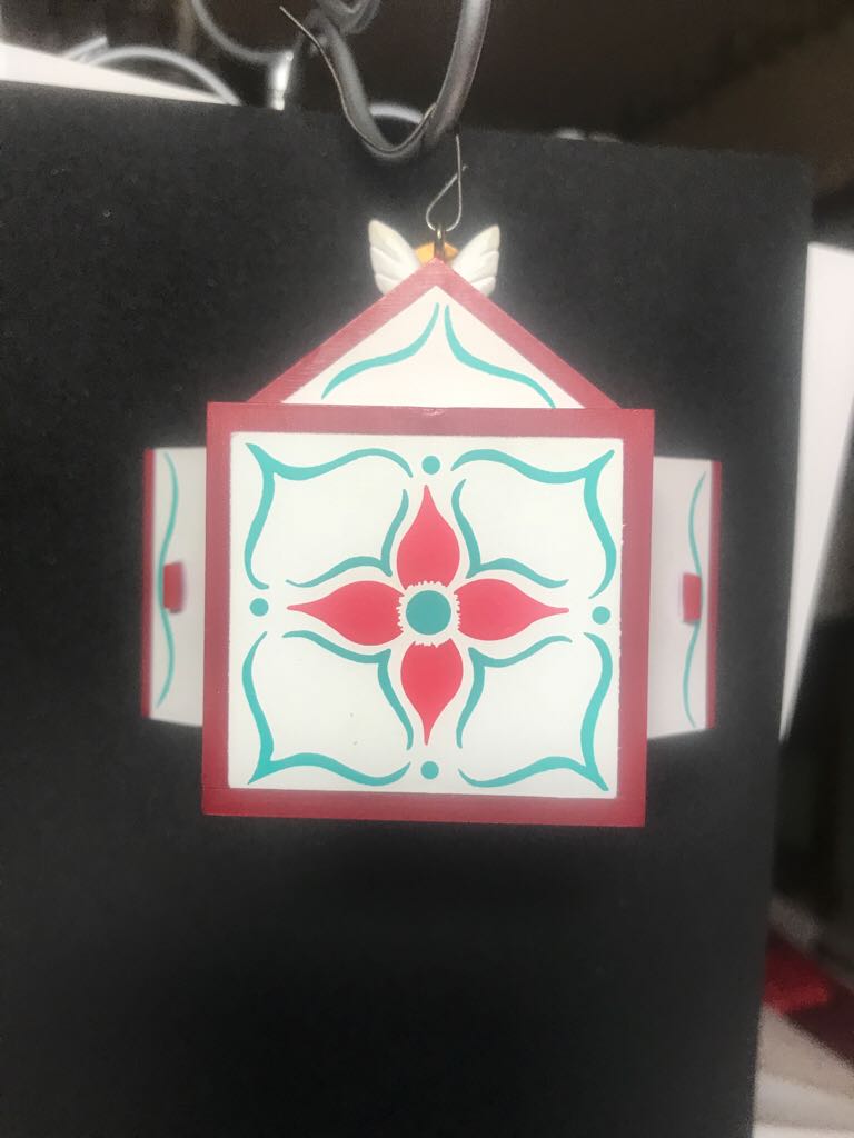 Minature Crèche Plastic - Minature Crèche (Nativity) ornament collectible - Main Image 2