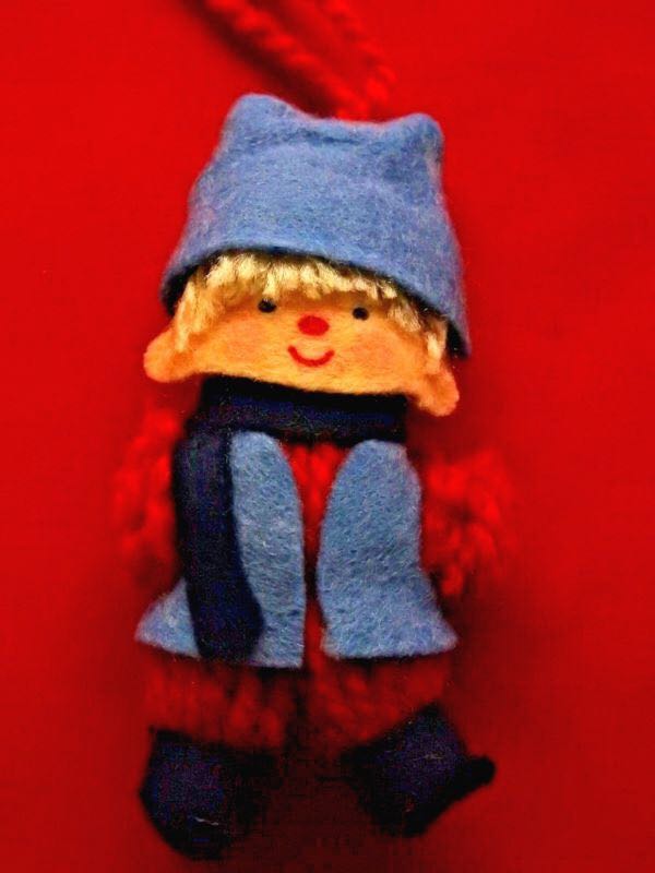 Yarn - 1973 - Boy Caroler - Carolers (Yarn) ornament collectible - Main Image 1