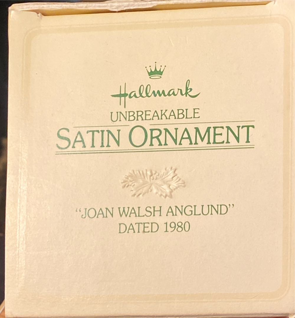 Joan Walsh Anglund - 1980 - Famous Illustrators (Satin Ball) ornament collectible - Main Image 3