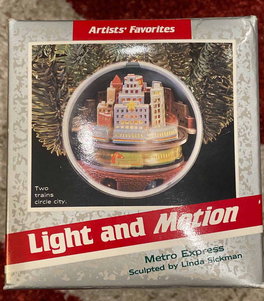 Metro Express - Light And Motion (Magic) ornament collectible - Main Image 2