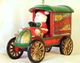 Here Comes Santa - 1981 - #3 - Rooftop Deliveries - Here Comes Santa (Collectible Series) ornament collectible - Main Image 3