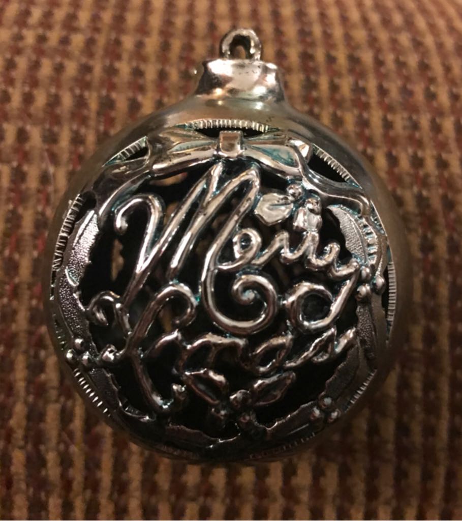 Bradford - Round - Figural - Merry Xmas - Silver - Figural (Round) ornament collectible - Main Image 2