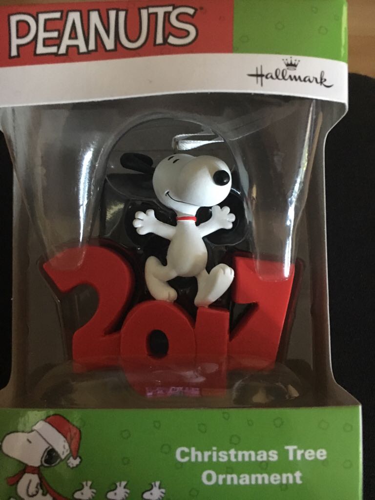 Disney: Mickey And Minnie In Glass Teardrop 2018