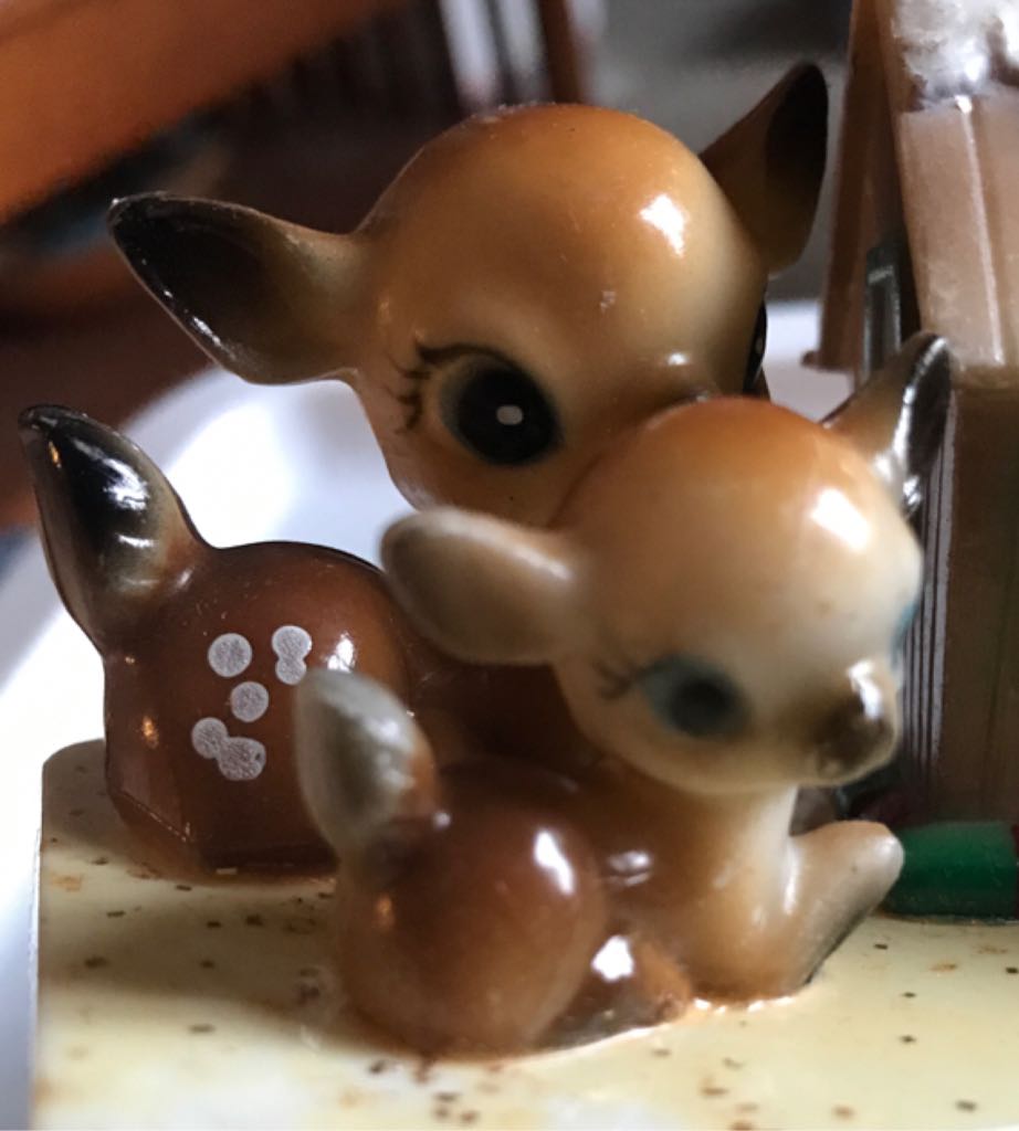 Pettymark - Tan House With Deer - Putz House (Vintage) ornament collectible - Main Image 2