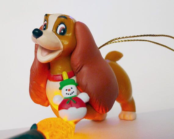 Maxine The Crabby Caroler 