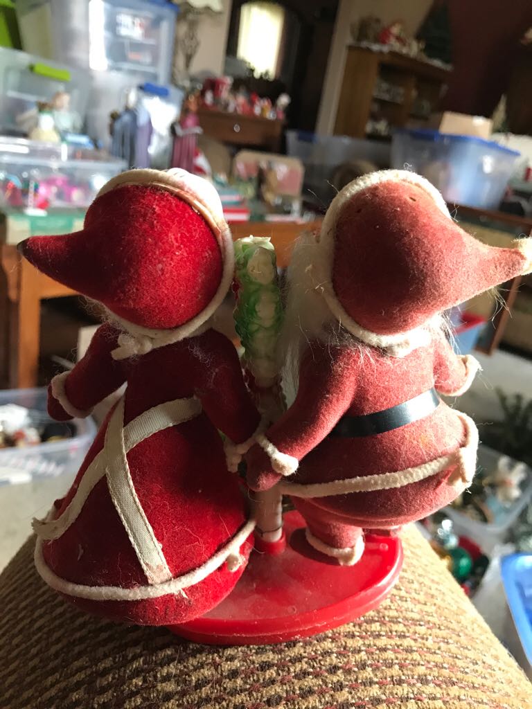 Flocked - Kissing Clauses - Santa (Kissing) ornament collectible - Main Image 2