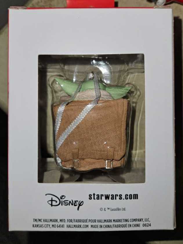Grogu - Star Wars - The Mandalorian (Star Wars The Mandalorian) ornament collectible [Barcode 661127069617] - Main Image 2