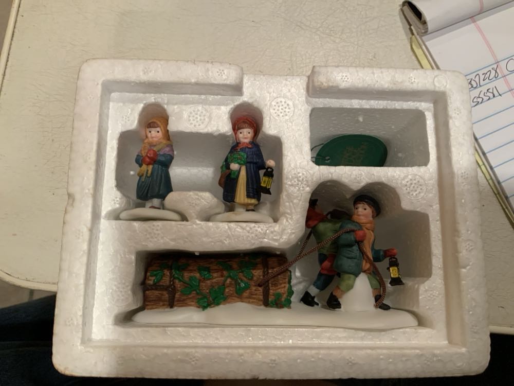 Long Live The Queen Department 56 Dickens’ Village Long Live The Queen Accessory Figurine 2.76 Inch