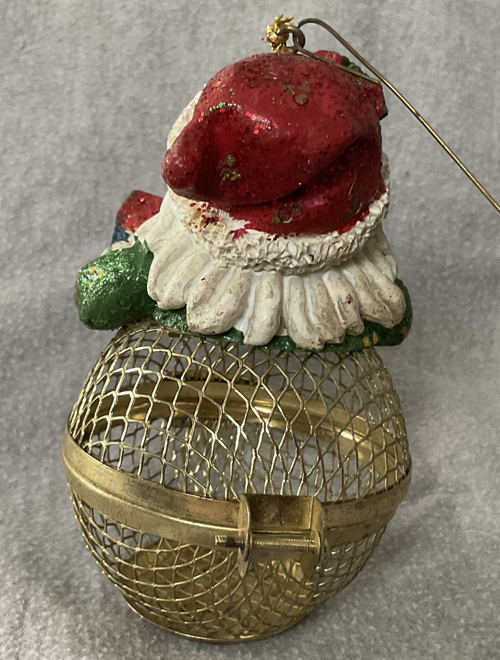 Santa Mesh Ball  (Christmas) ornament collectible - Main Image 2