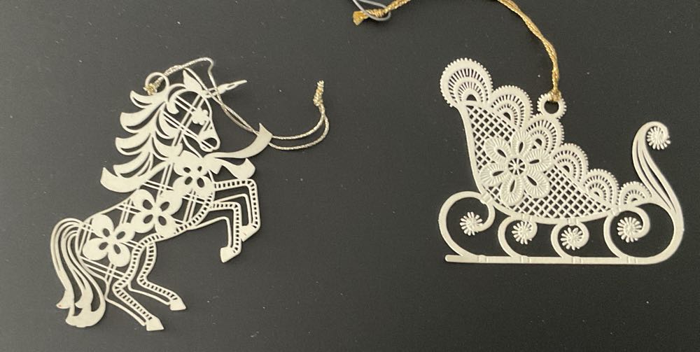 Merry Miniature Thanksgiving Pilgrim Bunny w/pie