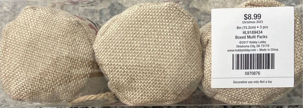 Reindeer Feed  ornament collectible - Main Image 2