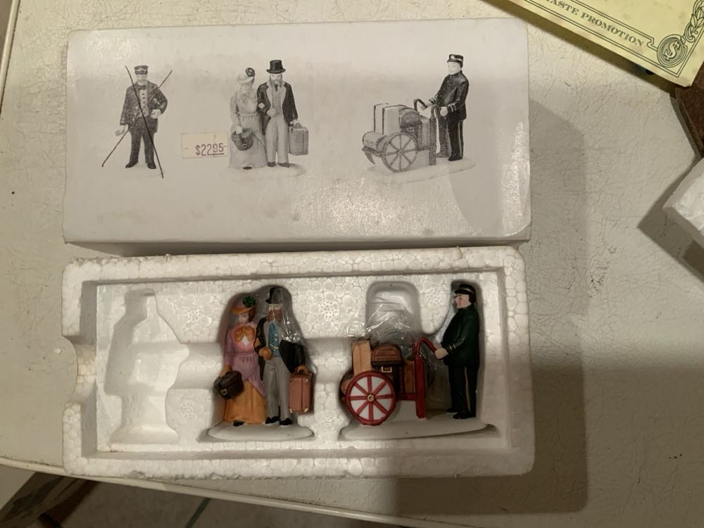 Hallmark Disney Lilo & Stitch Swinging Stitch Christmas Ornament