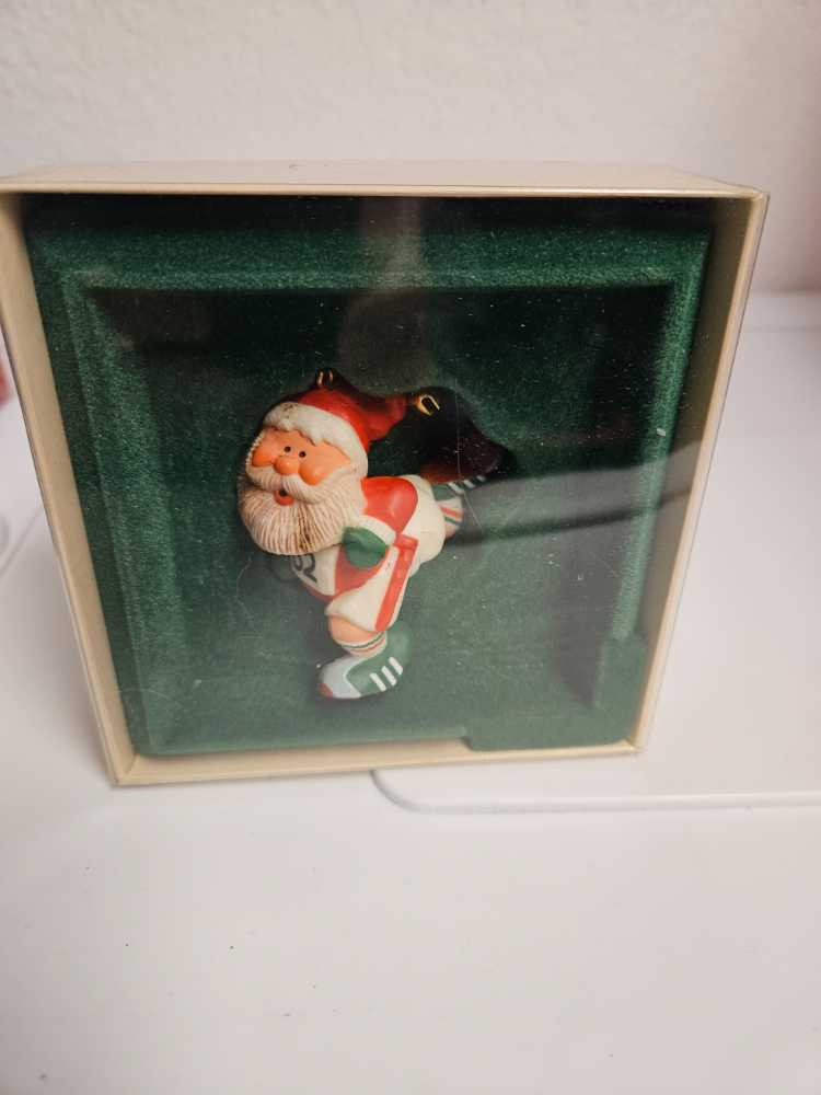 Santa Runner  ornament collectible - Main Image 2