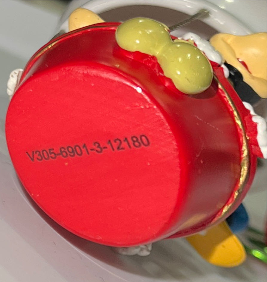 Mickey And Minnie  ornament collectible - Main Image 3