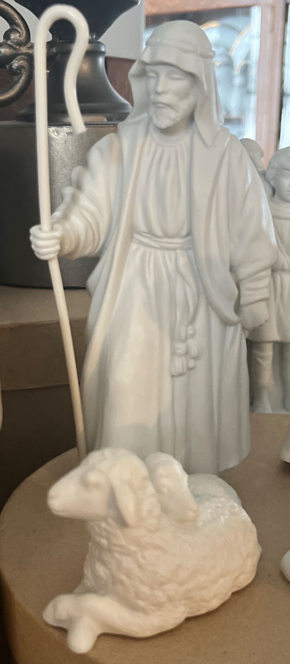 Christmas Nativity. Avon Nativity Collectibles. 1983. The Shepherd. Porcelain Figurine. - Avon Nativity Collectibles (Avon: The Shepherd) ornament collectible - Main Image 4