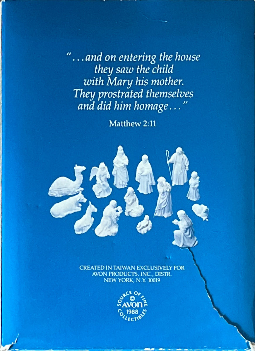 Christmas Nativity. Avon Nativity Collectibles. 1988. The Innkeeper. Porcelain Figurine. - Avon Nativity Collectibles (Avon: The Innkeeper) ornament collectible - Main Image 2