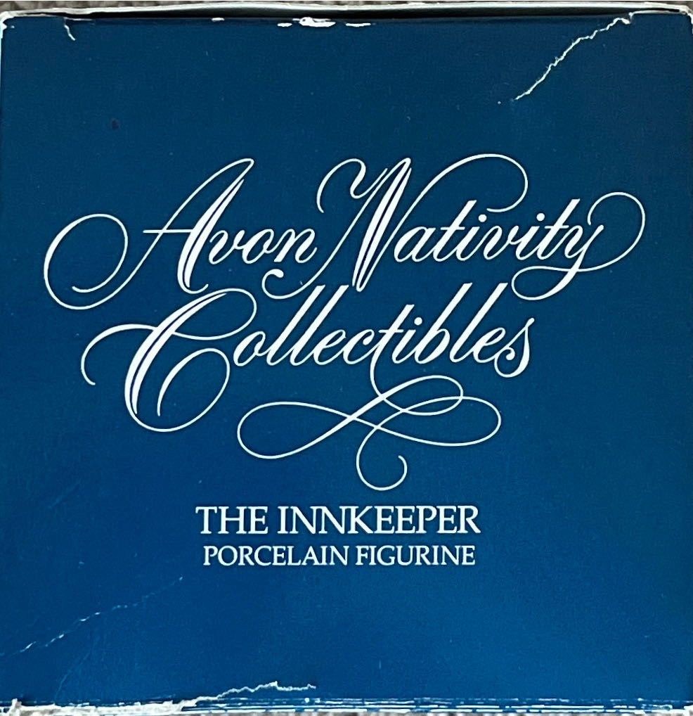 Christmas Nativity. Avon Nativity Collectibles. 1988. The Innkeeper. Porcelain Figurine. - Avon Nativity Collectibles (Avon: The Innkeeper) ornament collectible - Main Image 3