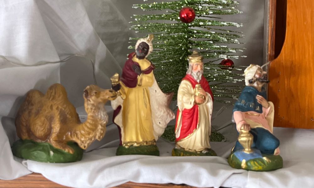 Vintage Fontanini. Nativity. #2. Three Kings.  - Vintage Fontanini Nativity ornament collectible - Main Image 2