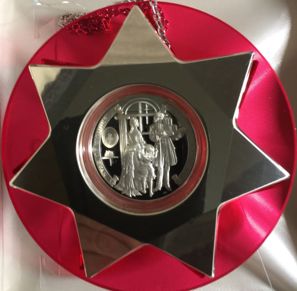 Victorian Carolers - Sterling Franklin Mint Xmas orn. (Eighteen Century Carolers Oubtside A Home) ornament collectible - Main Image 2