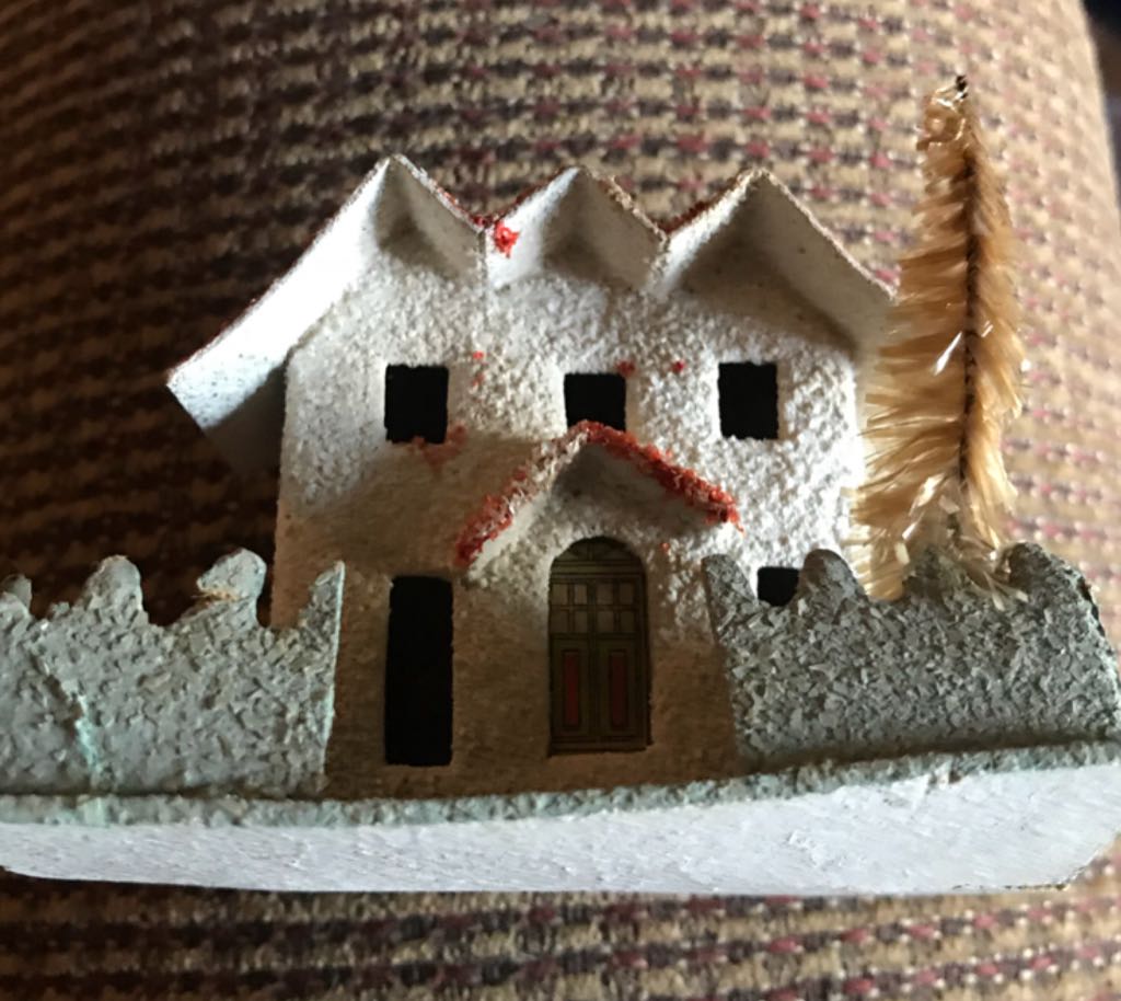 Putz - Village - White With Curvy Fence - House (Putz Village) ornament collectible - Main Image 1