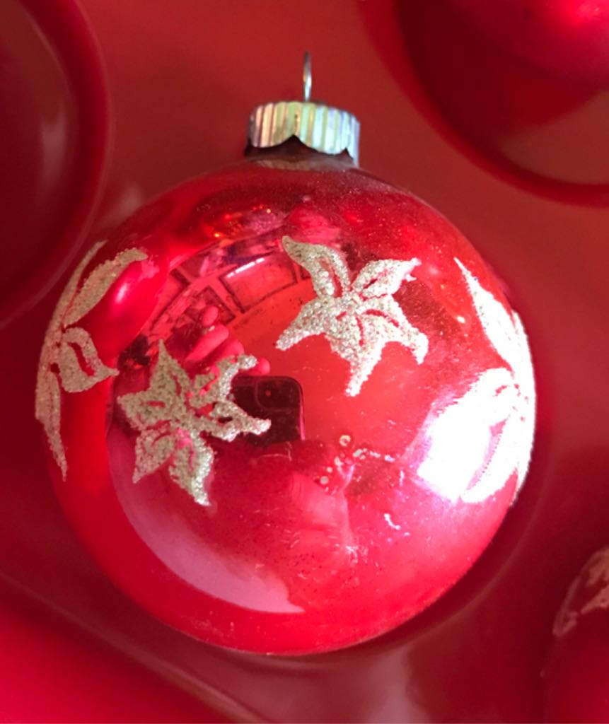 Shiny Brite - Round - Poinsettias - Red - Stencils (Round) ornament collectible - Main Image 2