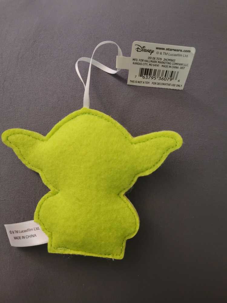 Yoda - Hallmark Keepsake (Star Wars) ornament collectible [Barcode 763795360796] - Main Image 3