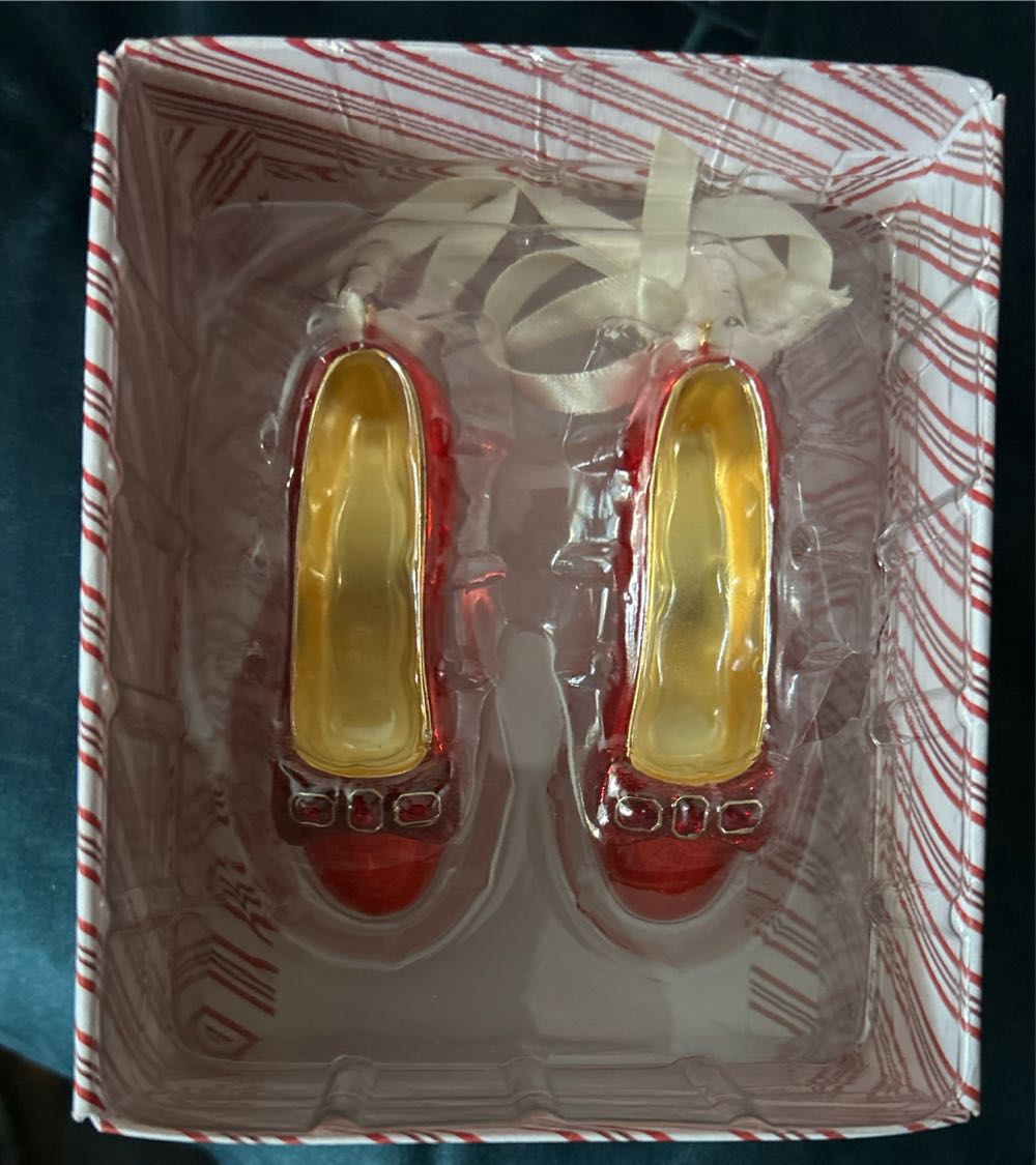 Ruby Slippers - The Wizard Of Oz (Wizard of Oz) ornament collectible [Barcode 763795331284] - Main Image 3