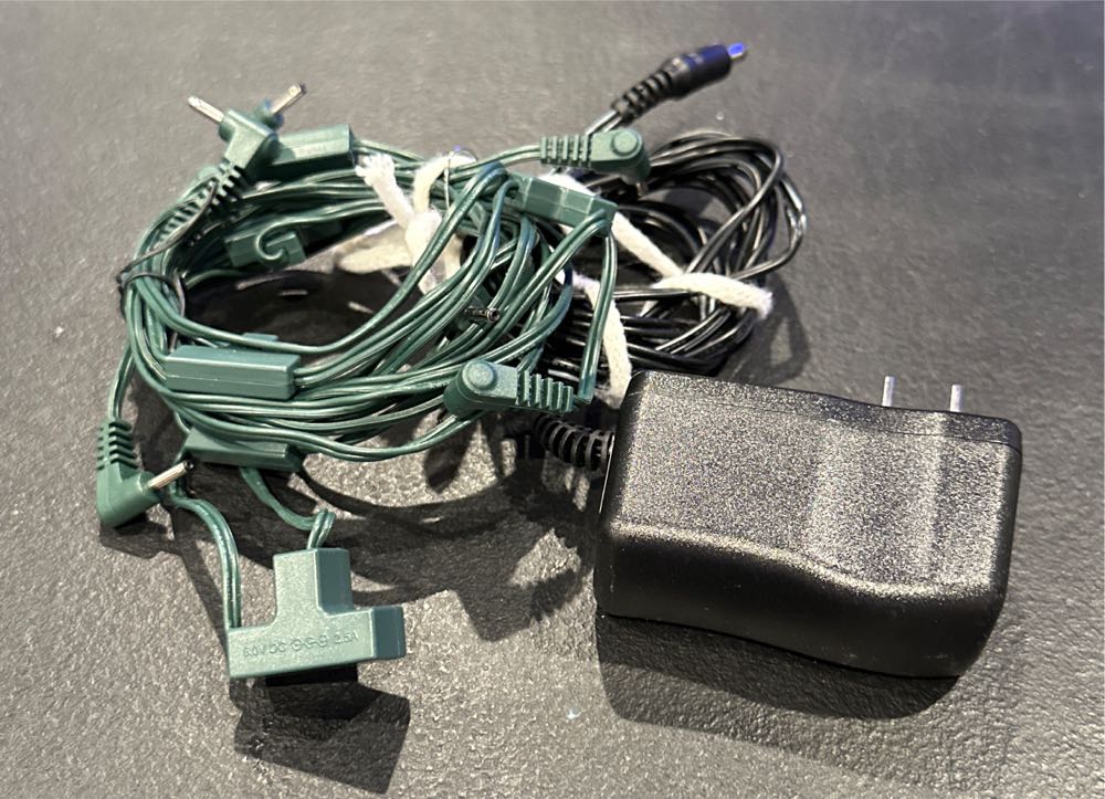 Keepsake Power Cord - Keepsake (Christmas) ornament collectible [Barcode 763795404506] - Main Image 3