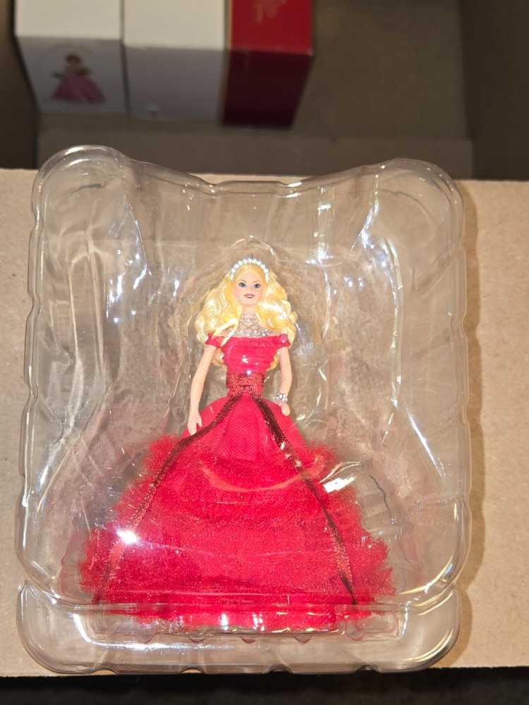 Barbie Holiday #4 2018 - Holiday Barbie Ornament Series (Holiday Barbie) ornament collectible [Barcode 763795405428] - Main Image 4