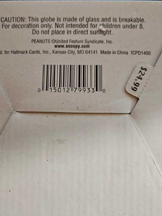 Peanuts Musical Water Globe  ornament collectible [Barcode 015012799330] - Main Image 2