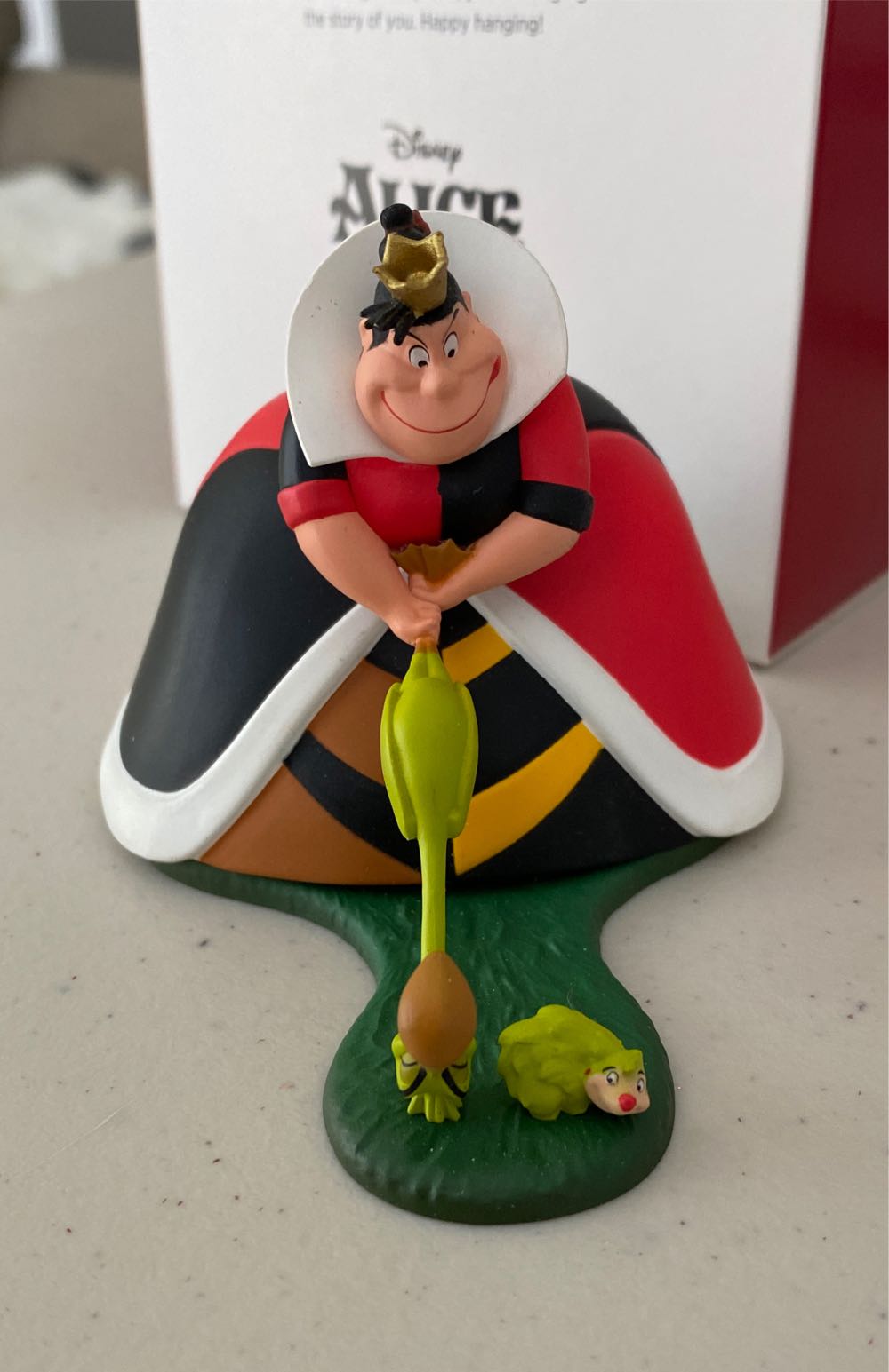 Queen Of Hearts - Disney (Alice In Wonderland) ornament collectible [Barcode 763795328048] - Main Image 4