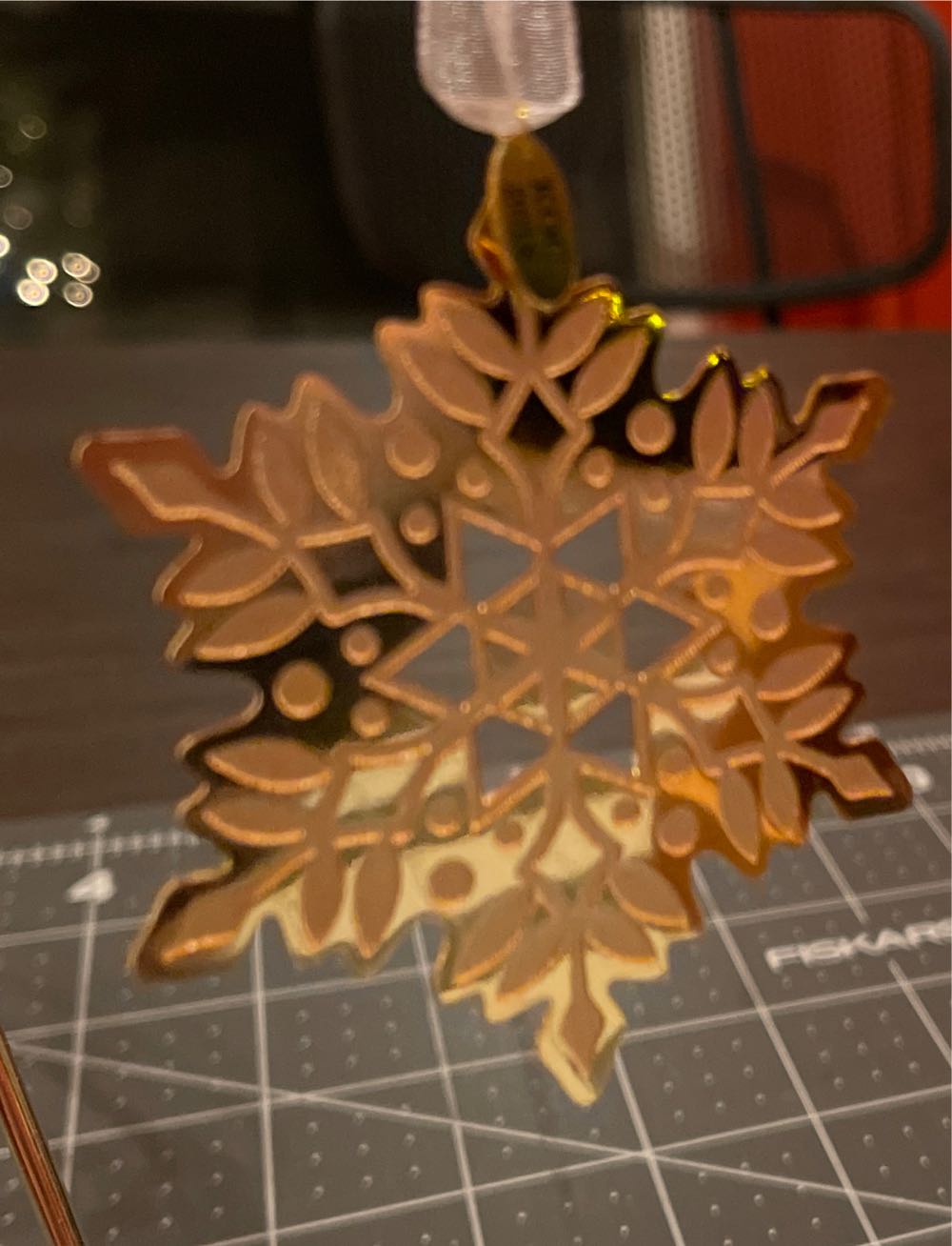 A Glistening Gift For You - Snowflake (Keepsake Ornament Club Member Exclusive) ornament collectible [Barcode 763795346639] - Main Image 4