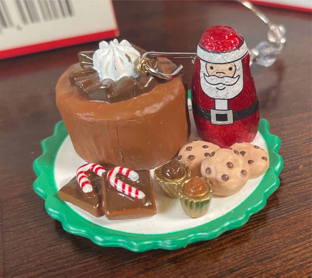 Season’s Treatings #10 (2018) - Season Treatings (Food - Dessert) ornament collectible [Barcode 763795355716] - Main Image 3