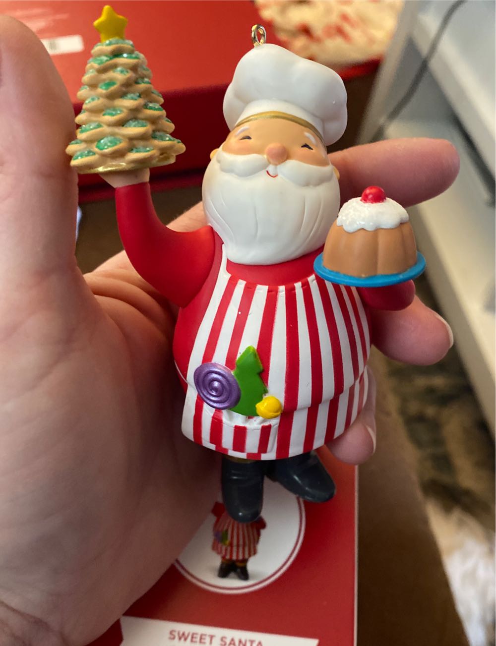 Sweet Santa 2018 - Carnival (Santa, Food) ornament collectible [Barcode 763795384051] - Main Image 4