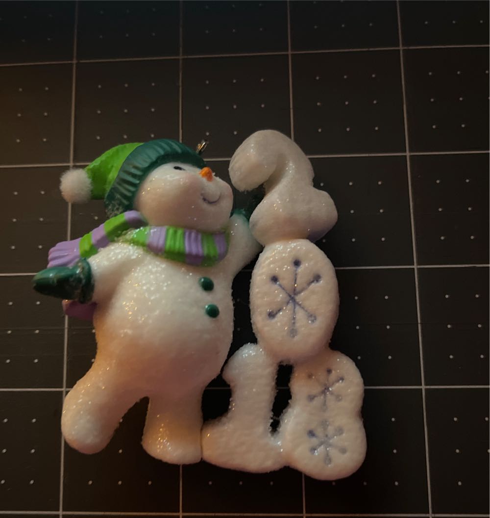 Frosty Fun Decade #9 (2018) - Frosty Fun Decades (Frosty Fun Decade) ornament collectible [Barcode 763795332236] - Main Image 4