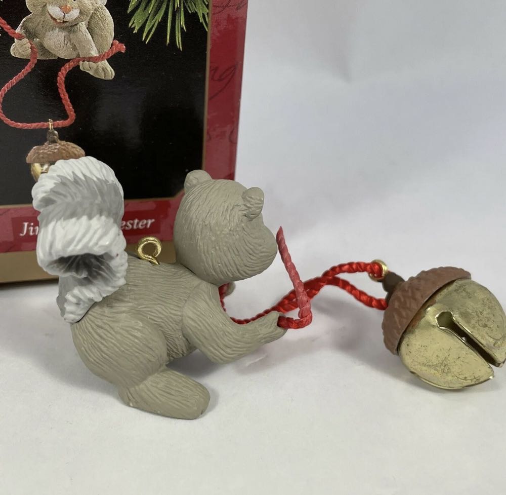 Jingle Bell Jester - None (Acorn- Squirrel) ornament collectible [Barcode 015012378221] - Main Image 3