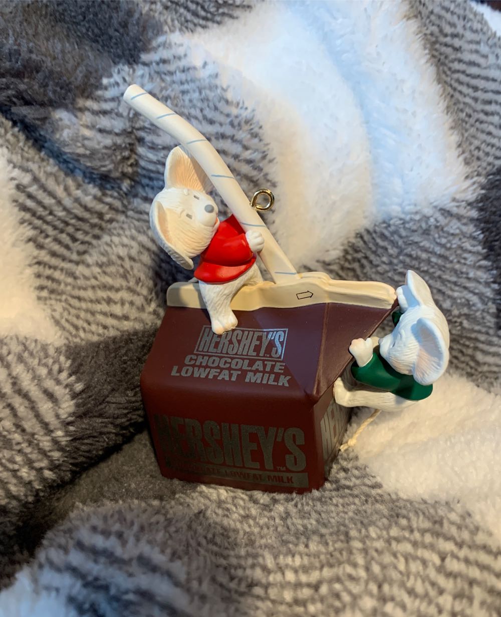 Hersheys Sweet Discovery - Hershey’s (Hershey’s, Mice) ornament collectible [Barcode 015012372977] - Main Image 3