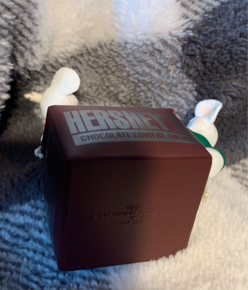 Hersheys Sweet Discovery - Hershey’s (Hershey’s, Mice) ornament collectible [Barcode 015012372977] - Main Image 4