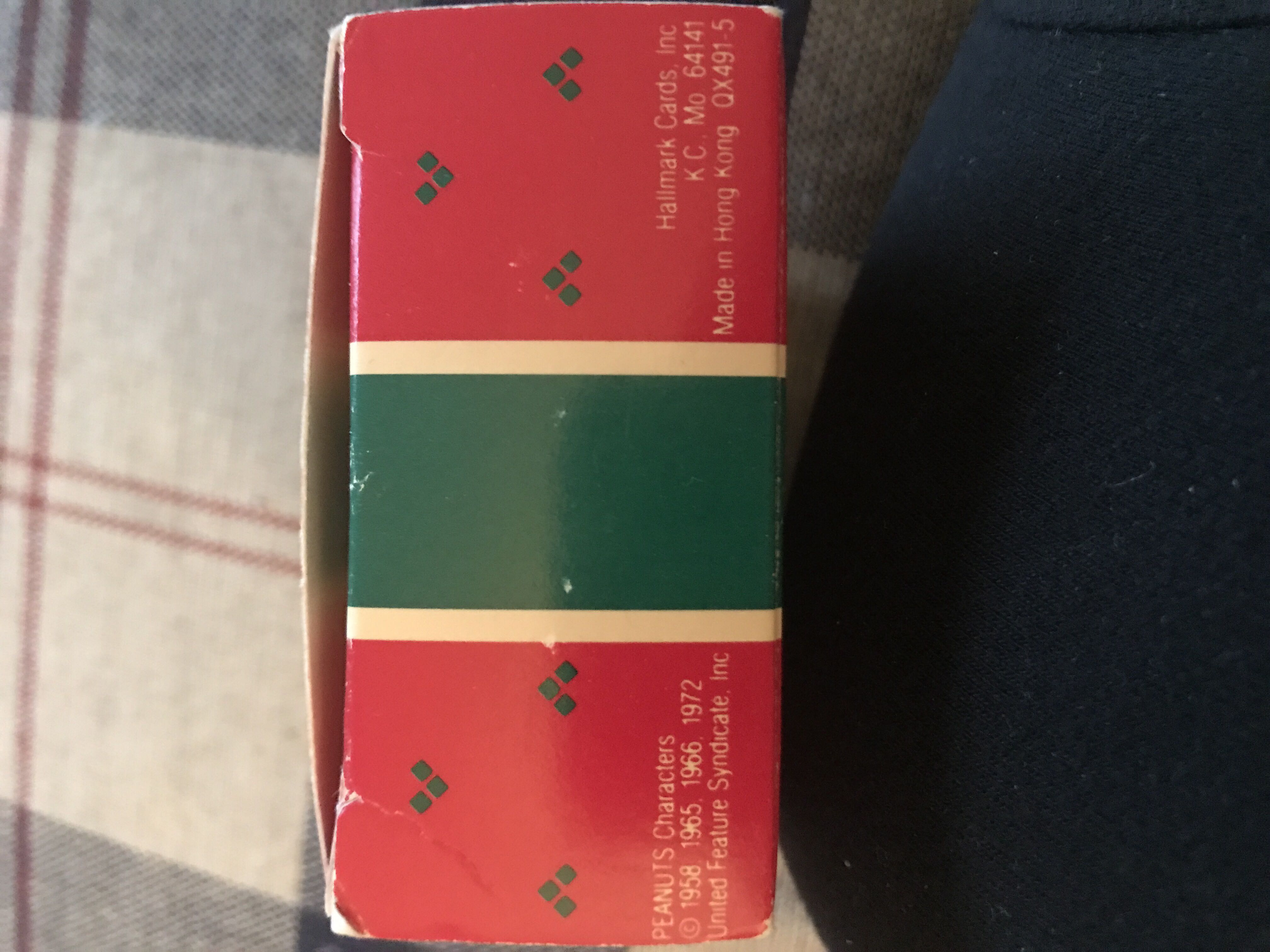 #2 Hitting The Ice - Snoopy & Woodstock ornament collectible - Main Image 2