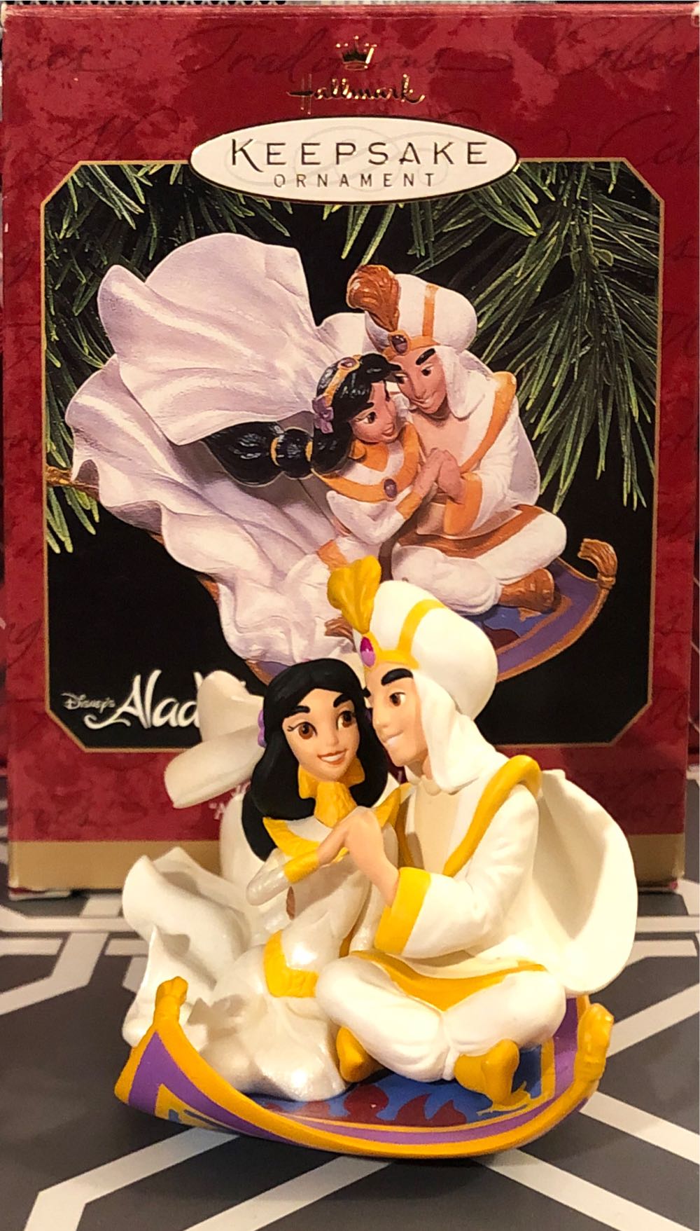 Jasmine And Aladdin - Disney Aladdin (Walt Disney Animated Studios) ornament collectible [Barcode 015012415629] - Main Image 4