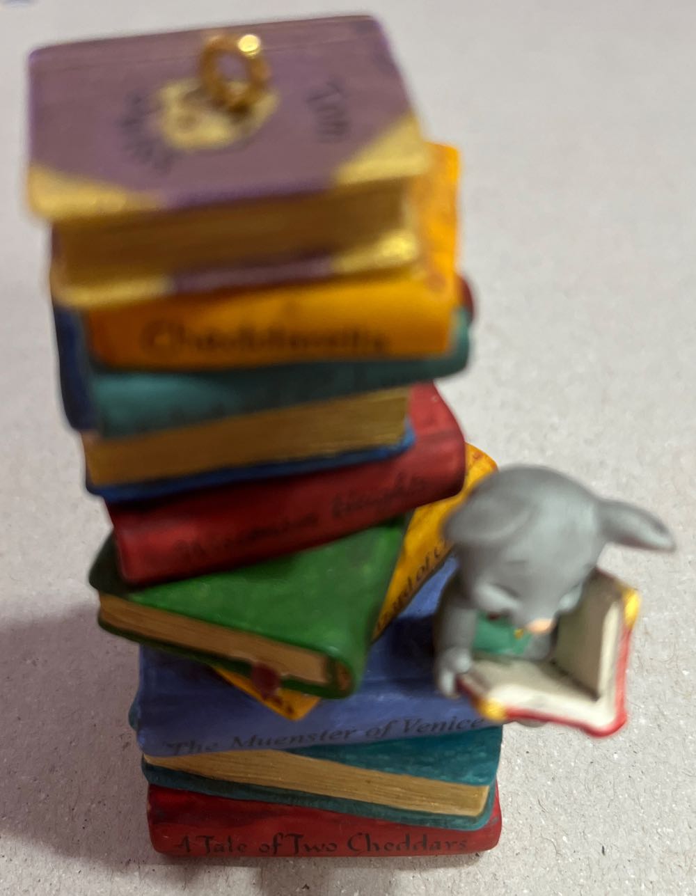 Gouda Reading  (Books) ornament collectible [Barcode 015012652796] - Main Image 3