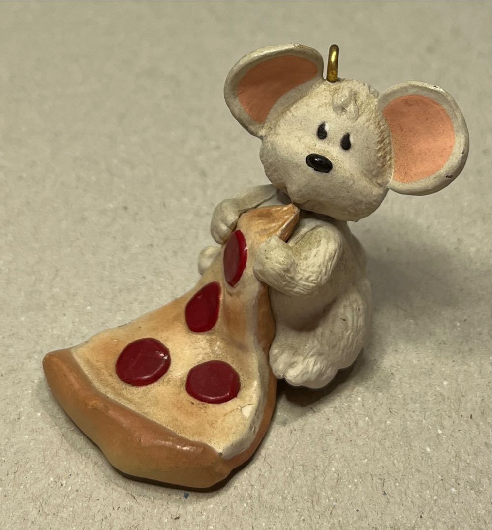 Pepperoni Mouse  (Mice) ornament collectible [Barcode 070000027420] - Main Image 3