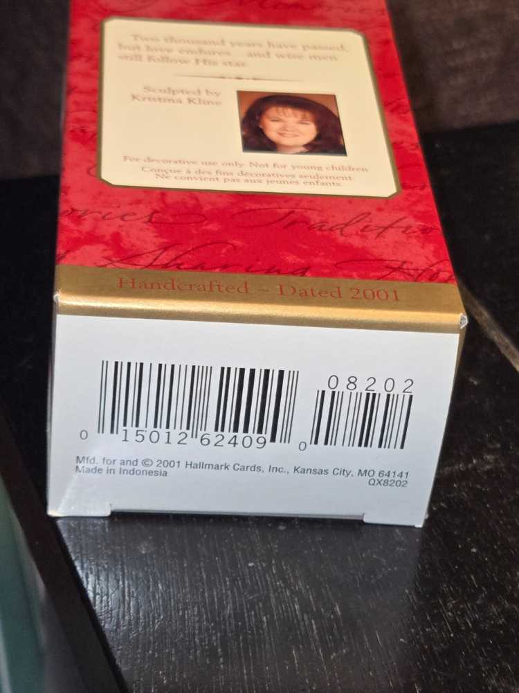 A Wise Follower - Nativity (Mouse, Shepherd, Nativity) ornament collectible [Barcode 015012624090] - Main Image 3