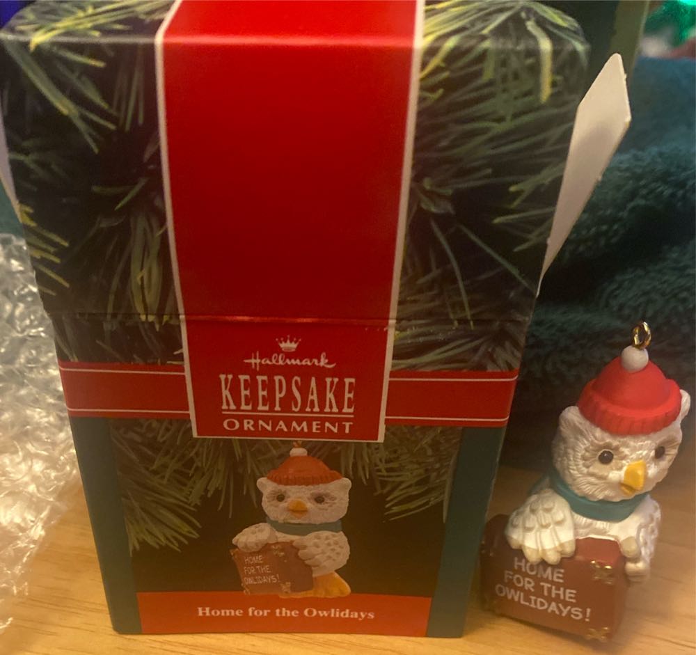 Home For the Owlidays - Owl (Hallmark Keepsake Ornament) ornament collectible [Barcode 070000027420] - Main Image 4