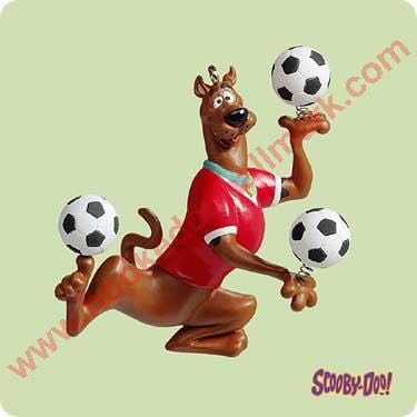 Scooby-Doo Soccer  ornament collectible - Main Image 1