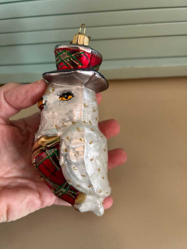 Dapper Owl - 2018 Hallmark Heritage  Collection  - Heritage Collection (Birds) ornament collectible [Barcode 763795323616] - Main Image 4