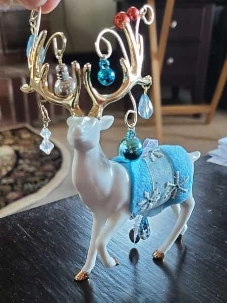 Regal Reindeer - KOC Club (Reindeer) ornament collectible [Barcode 763795341870] - Main Image 3
