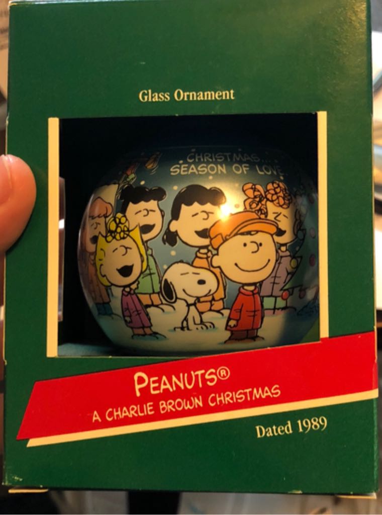 Christmas Season Of Love - Peanuts A Charlie Brown Christmas (Peanuts) ornament collectible - Main Image 2