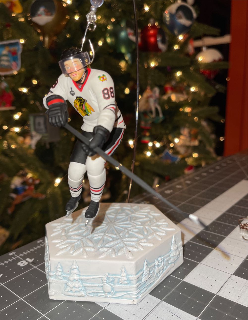 Patrick Kane - Chicago Blackhawks (NHL Collection) ornament collectible [Barcode 795902426002] - Main Image 4